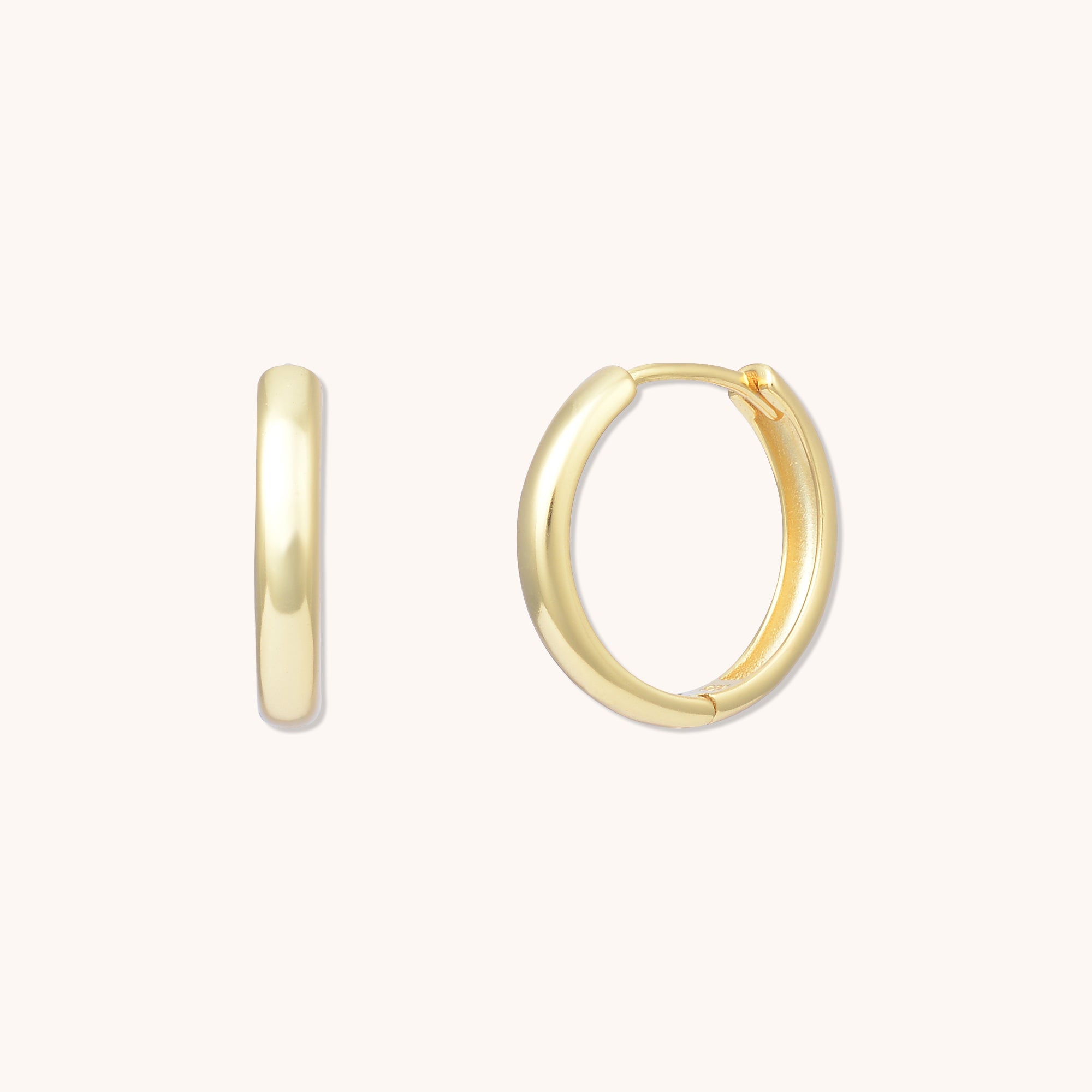 Medium Classic Huggie Earrings Gold