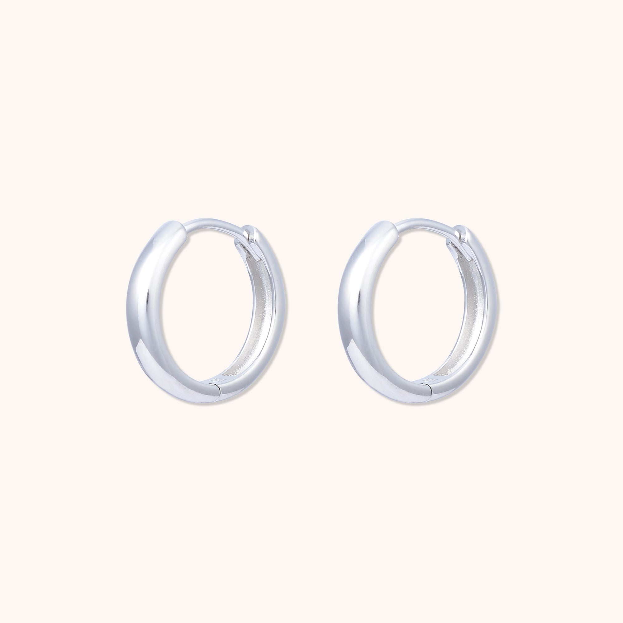 Medium Classic Huggie Earrings Silver